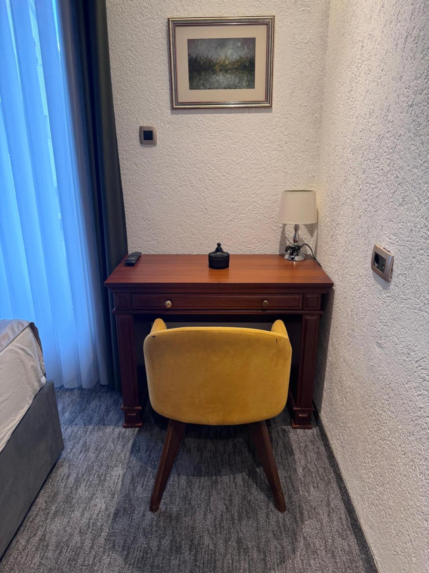 Hotel Ideall Podgorica Extérieur photo