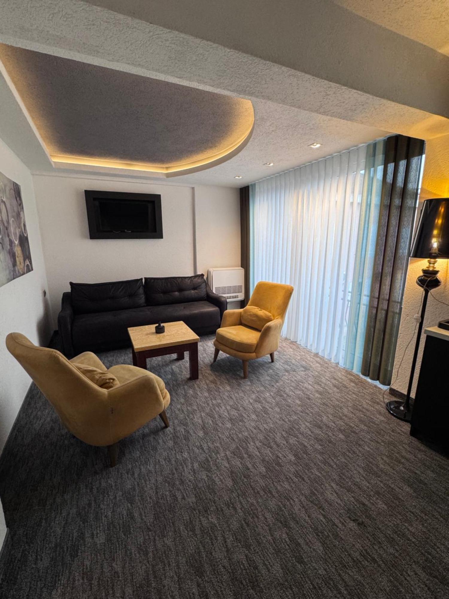 Hotel Ideall Podgorica Extérieur photo